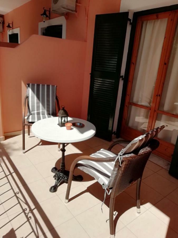 Marilena Studios And Apartments Paleokasztríca Kültér fotó